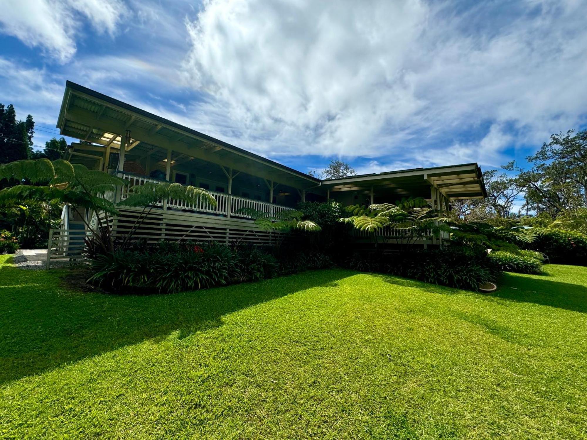 Aloha Junction -minutes Away From Hawaii Volcanoes National Park 2*