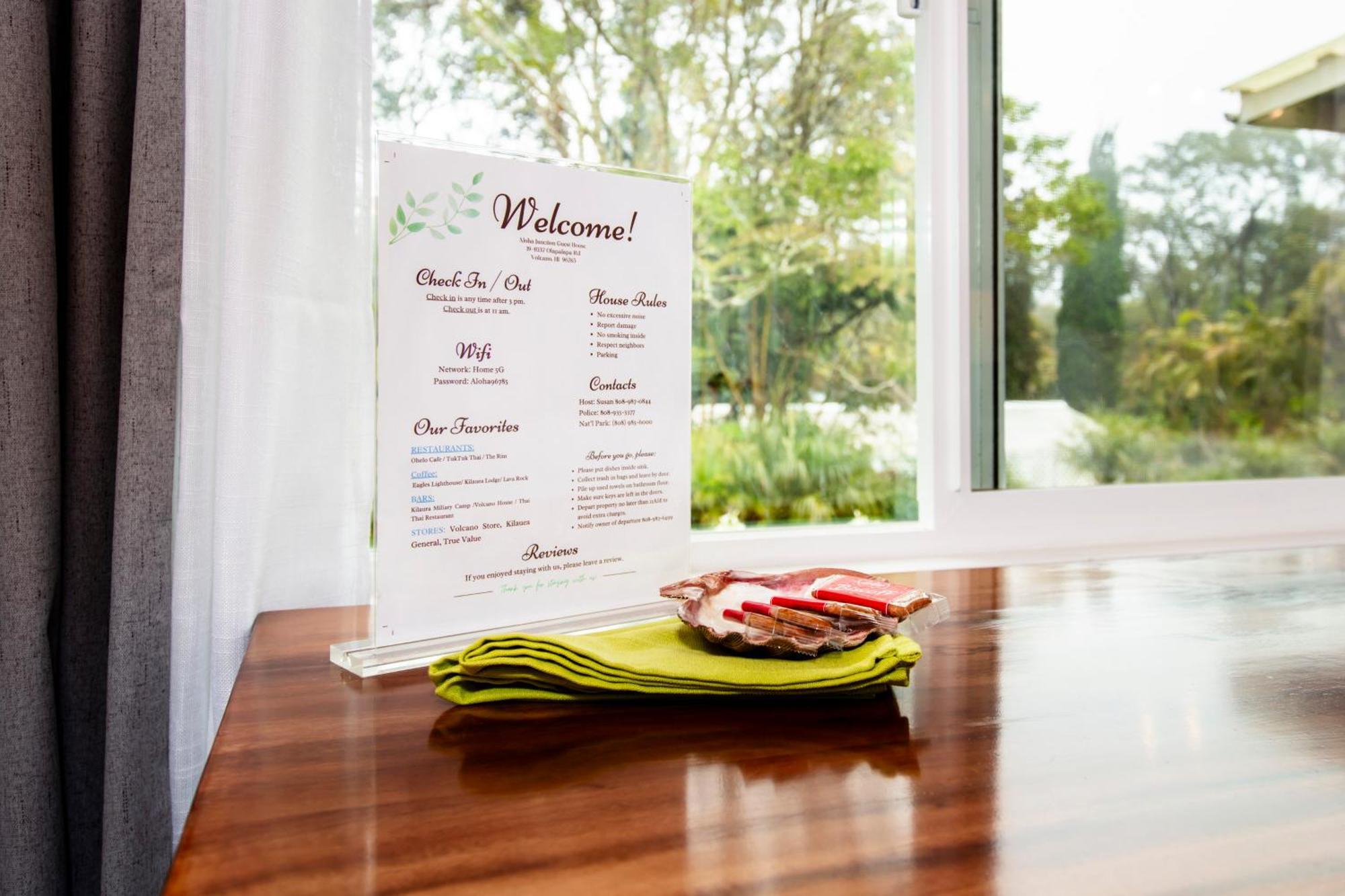 Aloha Junction -minutes Away From Hawaii Volcanoes National Park Bed & Breakfast