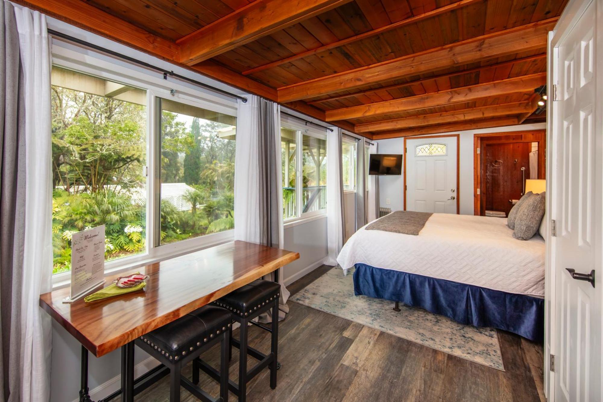 Bed & Breakfast Aloha Junction -minutes Away From Hawaii Volcanoes National Park Volcano