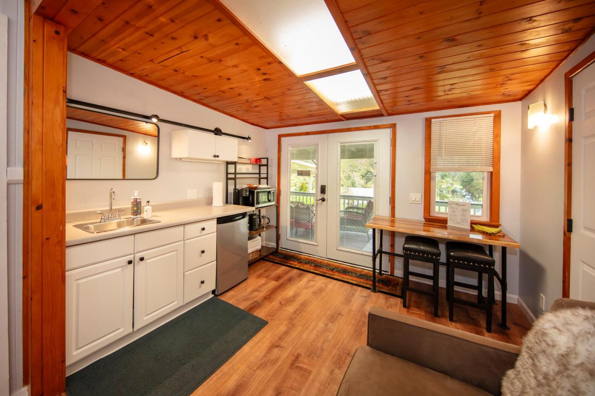Aloha Junction -minutes Away From Hawaii Volcanoes National Park Bed & Breakfast