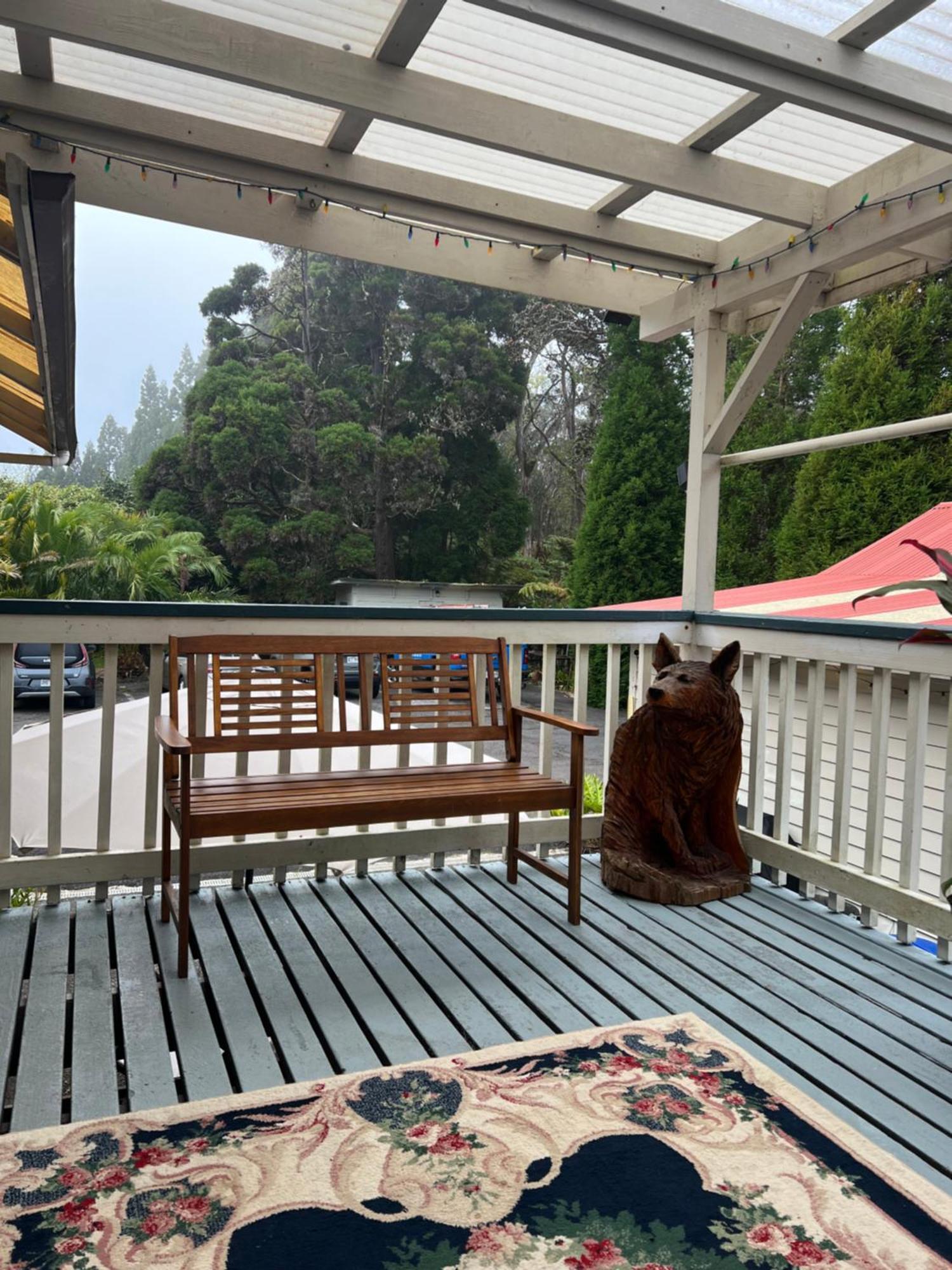 Couette-café Aloha Junction -minutes Away From Hawaii Volcanoes National Park 2*