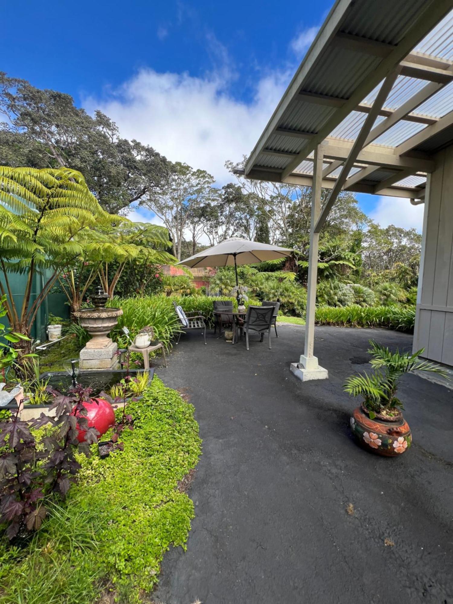 Aloha Junction -minutes Away From Hawaii Volcanoes National Park Bed & Breakfast Volcano